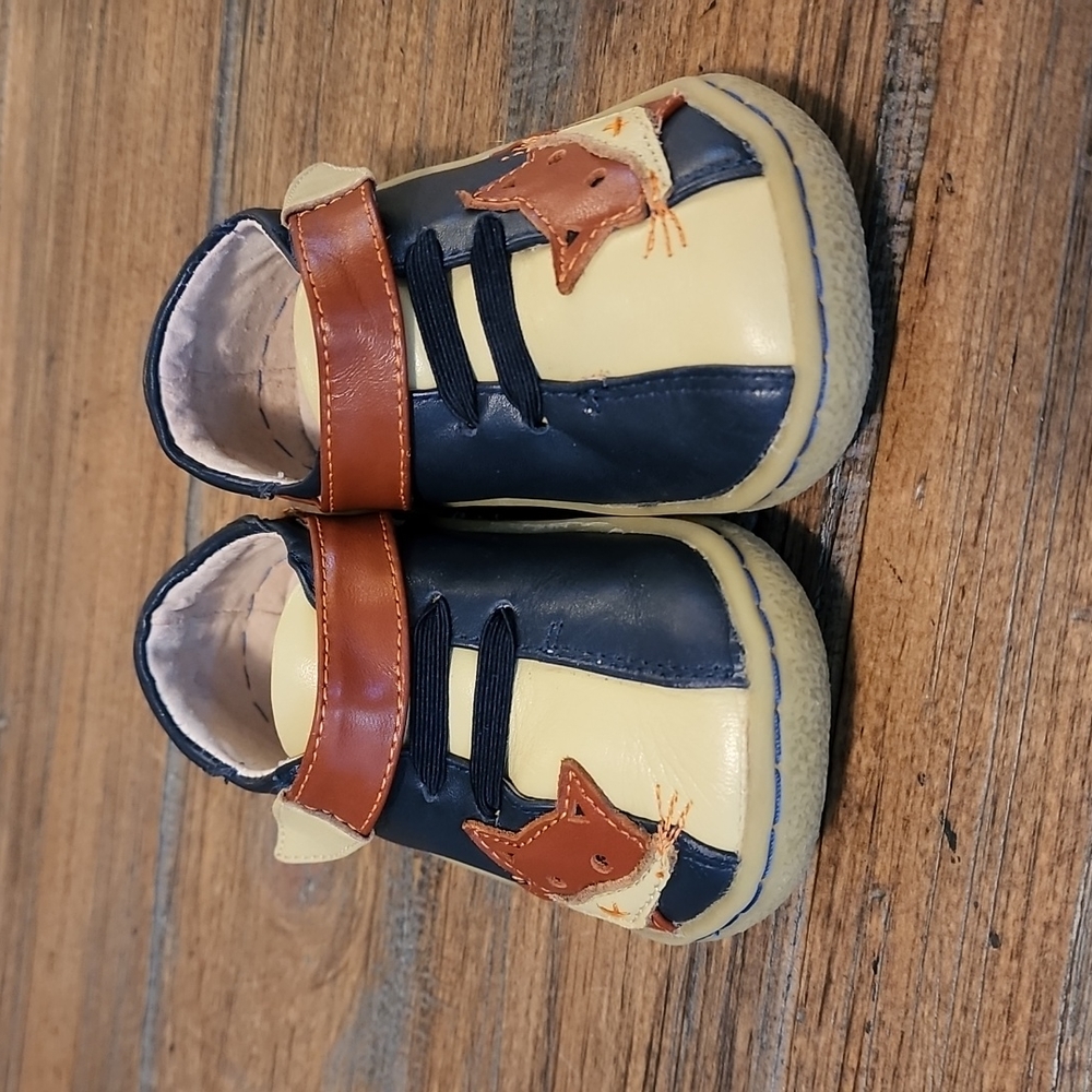 Livie and Luca toddler shoes size 6